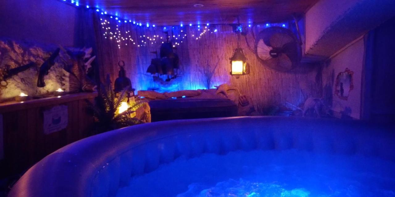 Nouveau ! Chambre D'Hote Insolite Privee " Coeurs De Pirates A Bali En Provence" Spa Sauna Massages Dans Cadre Exotique D'Amenagements Exterieurs D'Exception Ete Comme Hiver Bienvenue !!! Cavalaire-sur-Mer Zewnętrze zdjęcie